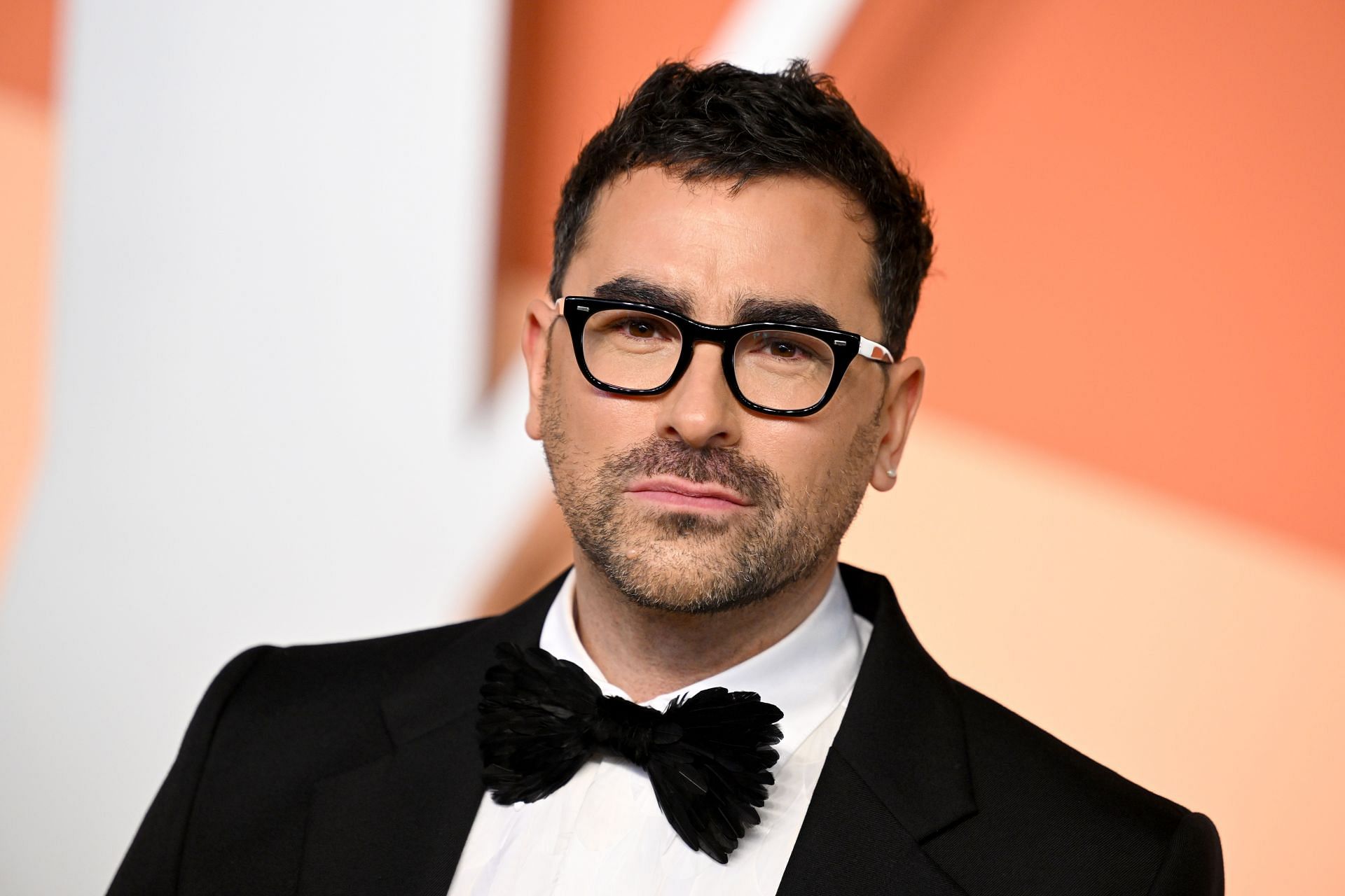 Dan Levy attends the 2025 Vanity Fair Oscar Party (Image via Getty)